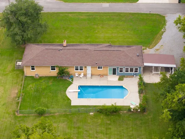 853 Rogers Rd, Gallatin, TN 37066