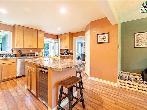 5th image of 3851 Blessing Ave