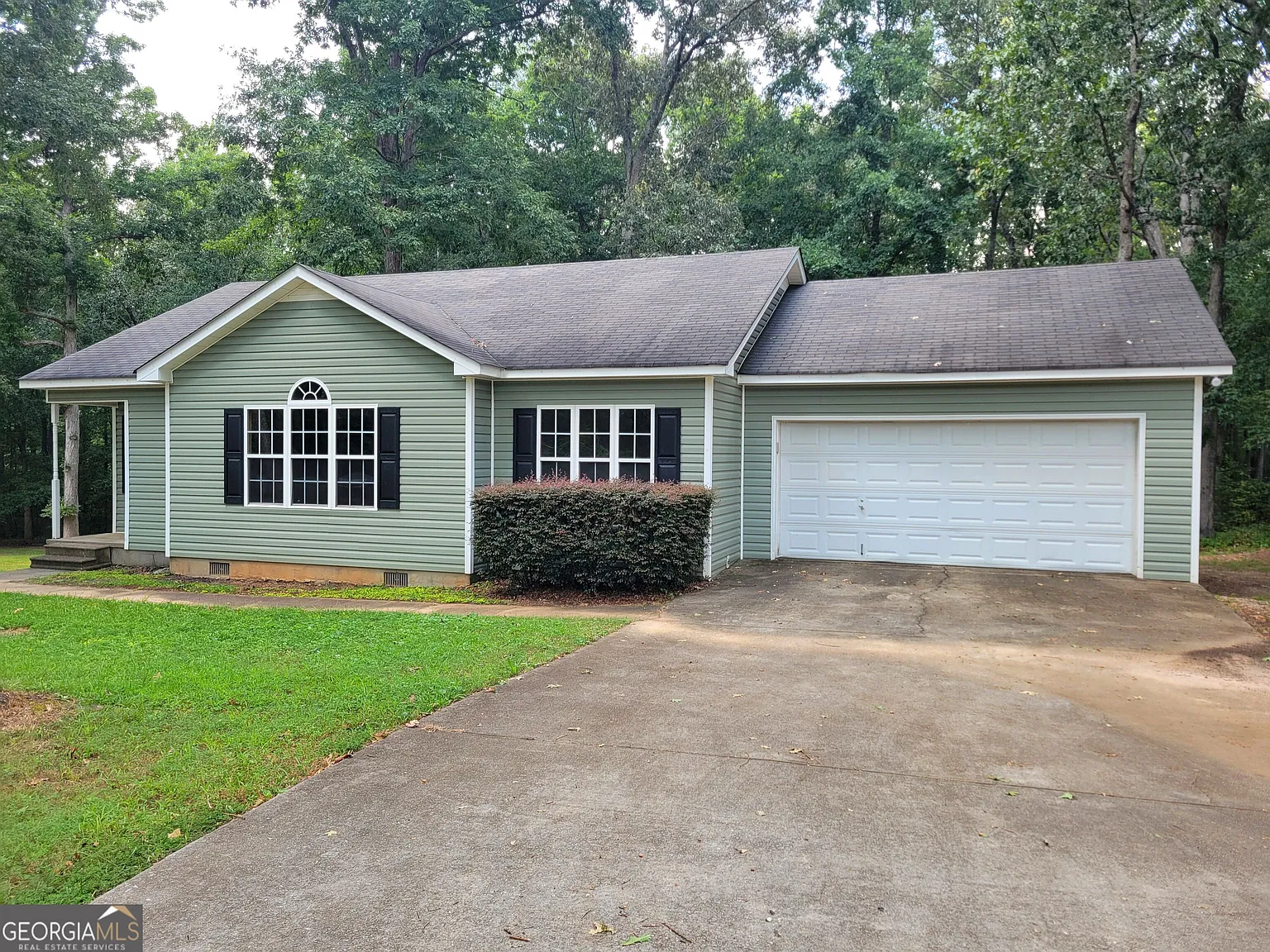 3 bed, 2.0 bath, 1252 sqft, $1,875 — Photo 2