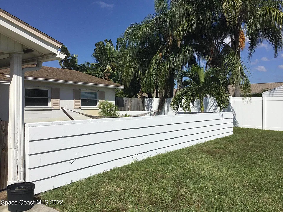 1085 New Hampton Way