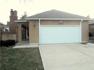 10935 W 97th Cir, Overland Park, KS 66214