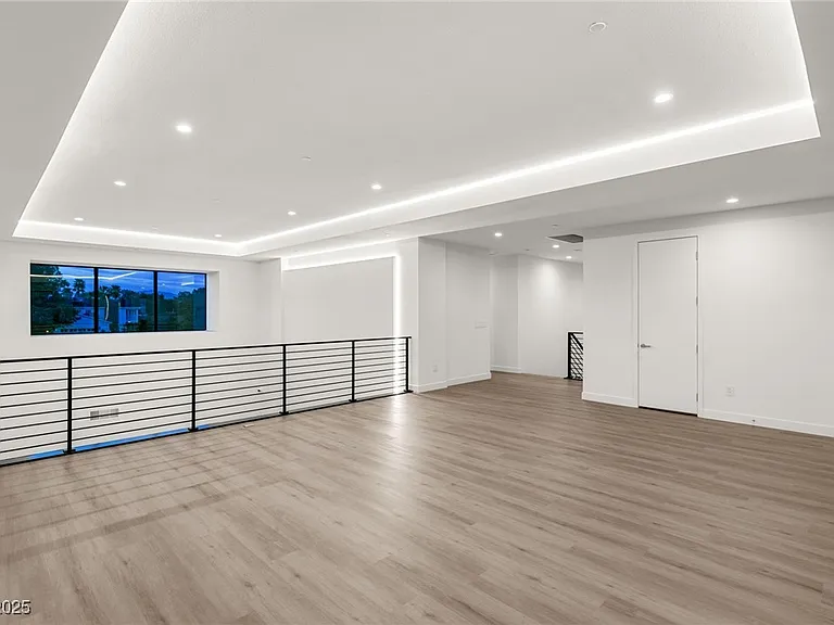 7385 Heron Canyon Ct — Photo 33