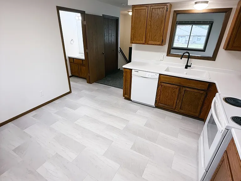 3411 Miller St — Photo 2
