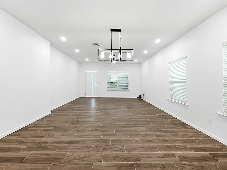 15113 Ambition Ave — Photo 7