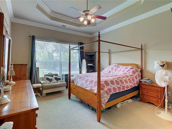 5th image of 1104 Willowbrook Dr