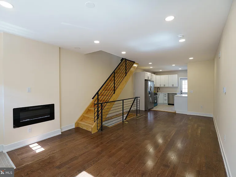 1926 S Lambert St — Photo 5