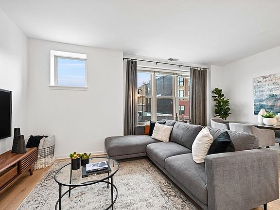 2nd image of 1341 N Halsted St APT 3N