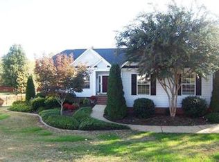15 Summer Hill Rd, Simpsonville, SC 29681