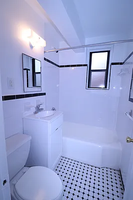 Rented by A&E Real Estate Management | media 14