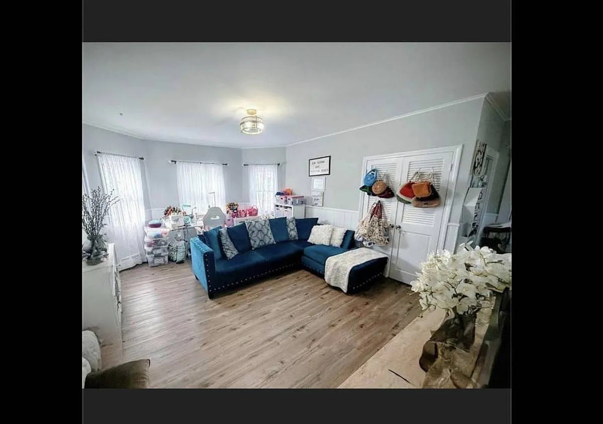 2 bed, 950 sqft, $2,000 — Photo 2