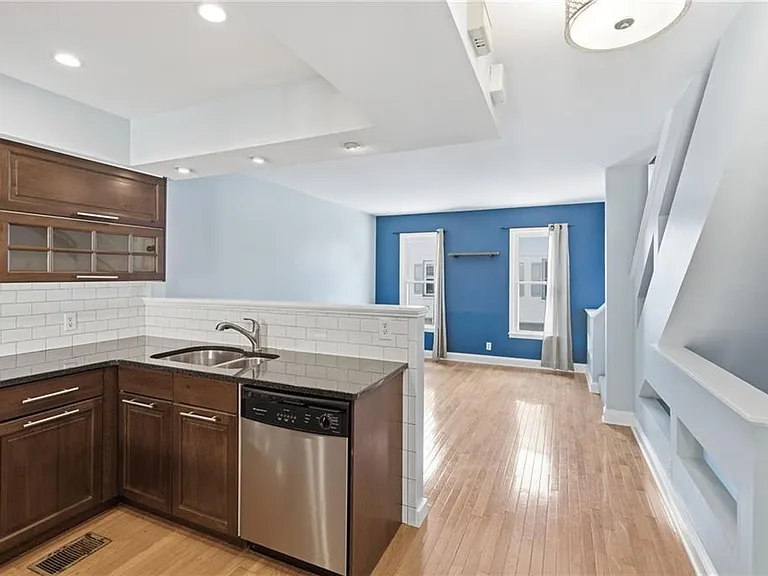 856 Saint Charles Ave NE #8 — Photo 8