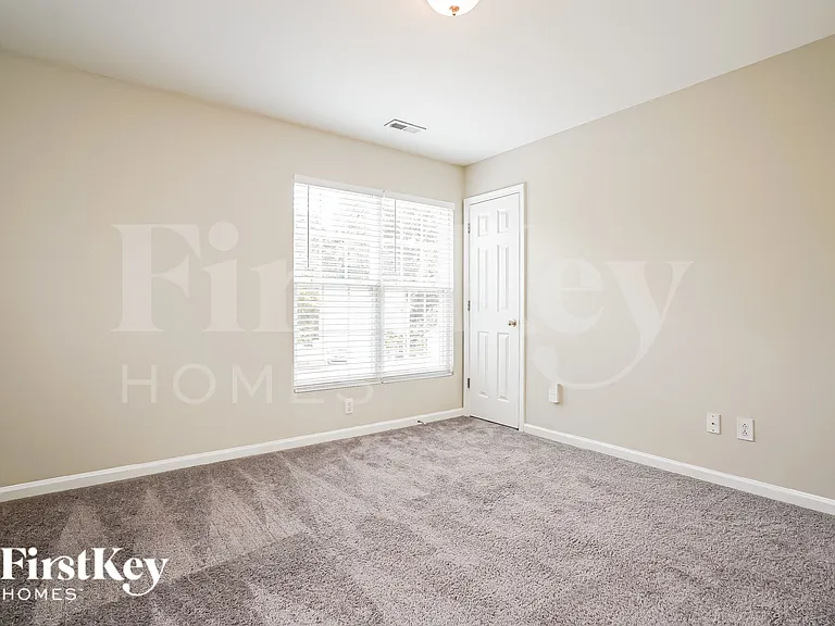 5048 Babbling Brook Dr — Photo 16