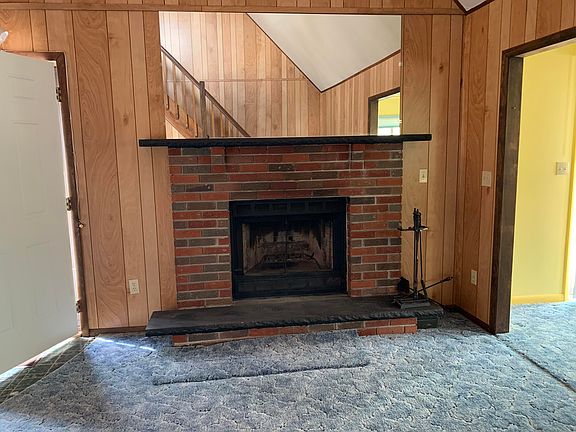 3rd image of 1945 Glenwood Ln