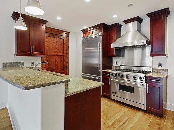 5th image of 174 Washington St APT 2C