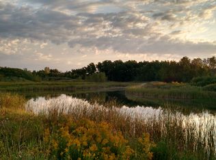 N16W26460 Meadowgrass Cir, Pewaukee, WI 53072