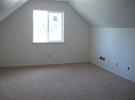 5th image of 413 N Apple