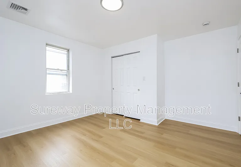300 Monroe Ave #B — Photo 10