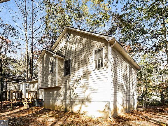 2nd image of 654 Ladora Dr