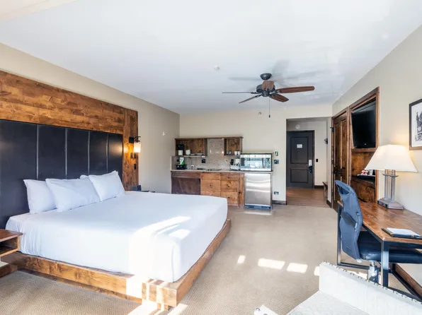 136 Country Club Dr #413, Mountain Village, CO 81435