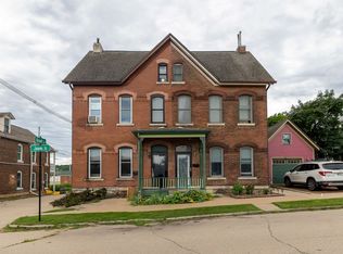 320 Jones St, Dubuque, IA 52001