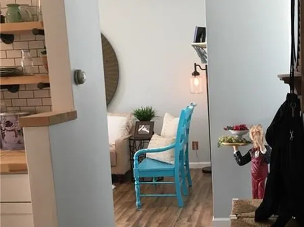 335 Forest Green Dr, Coraopolis, PA 15108