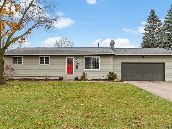 81 Dayton St, Oxford, MI 48371