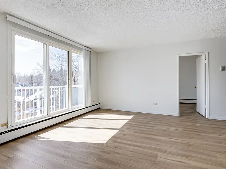 606 23rd Ave SW — Photo 3