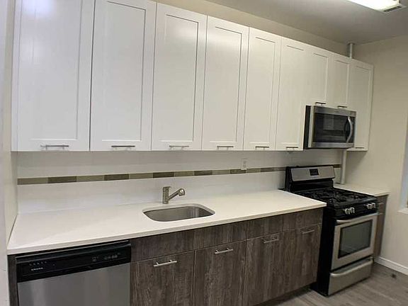 2nd image of 377 Montgomery St APT A3