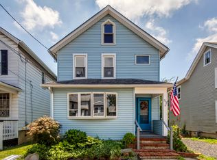 37 Oak St, Keyport, NJ 07735
