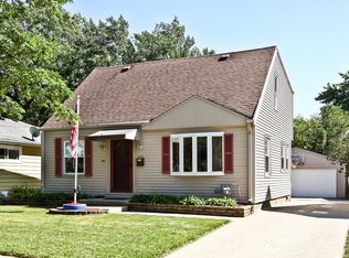 341 Douglass Ave, Waukesha, WI 53186