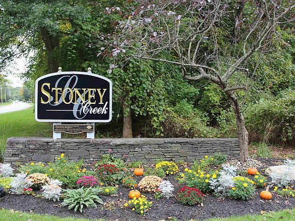 2nd image of 47 Stoney Creek Dr