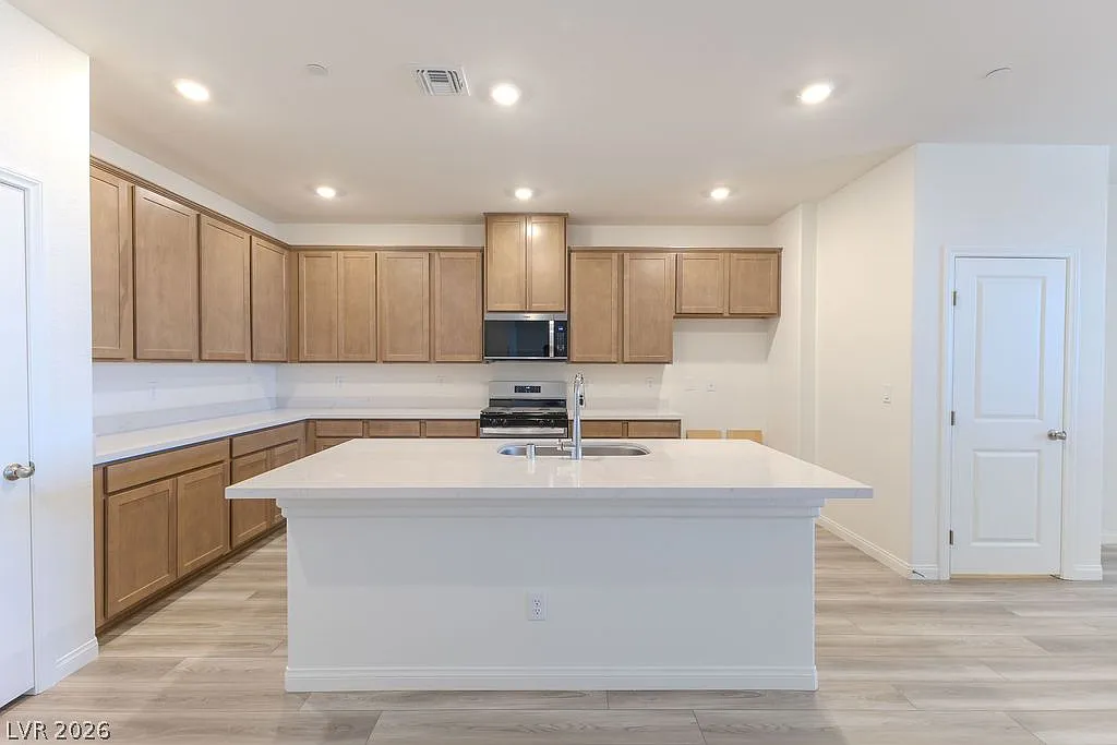 3 bed, 2.5 bath, 1809 sqft, $2,700 — Photo 4