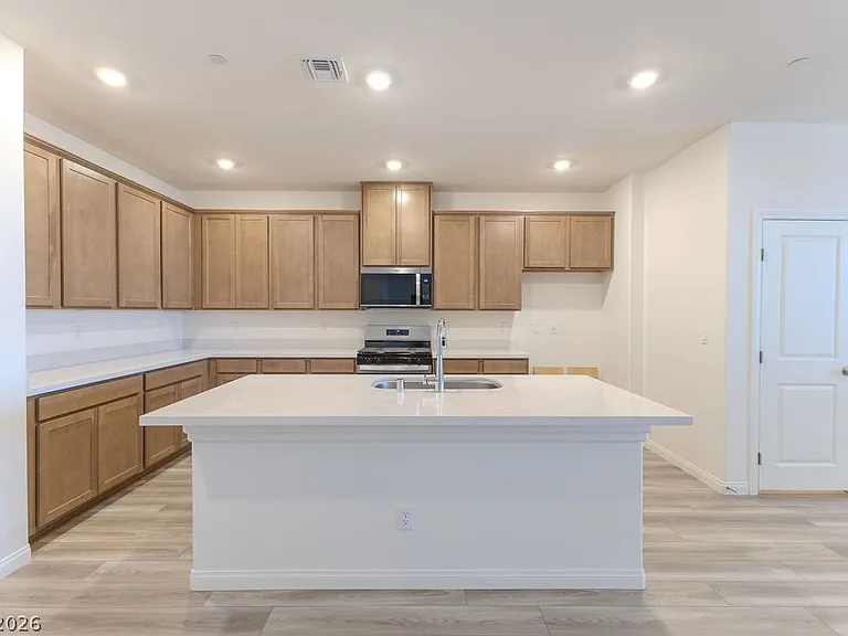 60 Hornbeck Ln — Photo 4