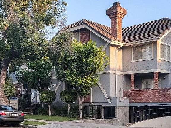 2nd image of 616 W Wilson Ave