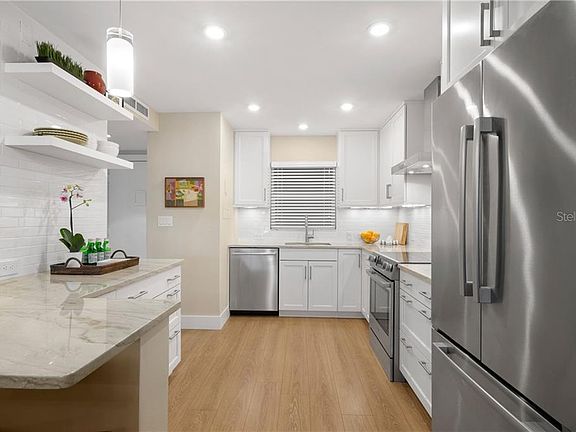 5th image of 700 Beach Dr NE APT 405