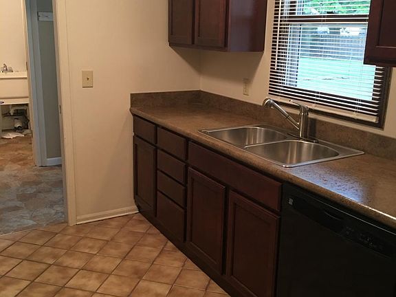 4th image of 5607 London Dr