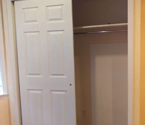 5th image of 2562 38th St
