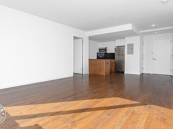 4th image of 1209 Dekalb Ave APT 401
