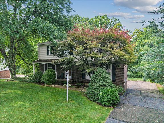 2nd image of 2104 Berkshire Dr