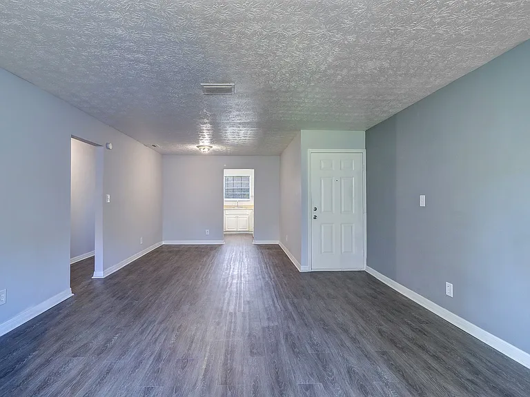 2x2 Living and Dining Area