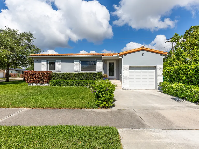 1810 SW 32nd Ct — Photo 31