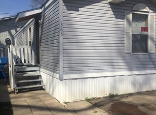 385 Sadler Ave, Elgin, IL 60120