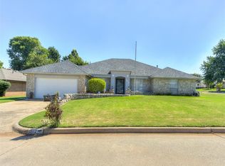 1512 Summerton Pl, Yukon, OK 73099