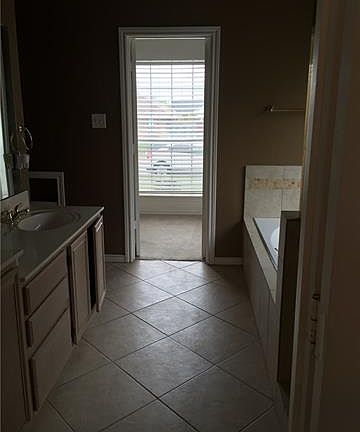 2nd image of 1541 Valencia Dr