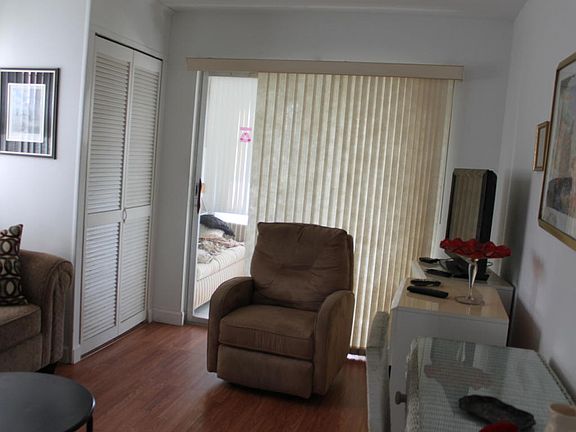 5th image of 161 Valencia Dr #G