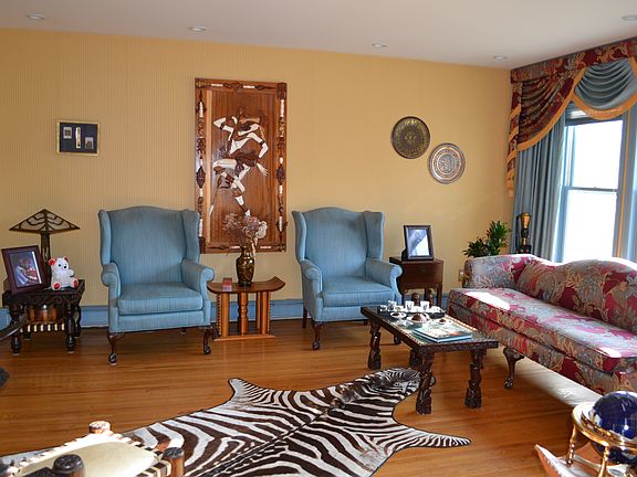 2nd image of 18 Smallwood Pl