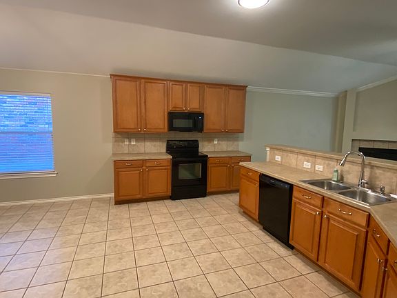 3rd image of 6109 Goldenrod Dr