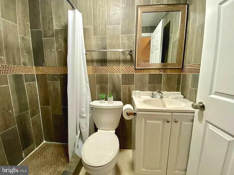 3215 Summer St — Photo 45