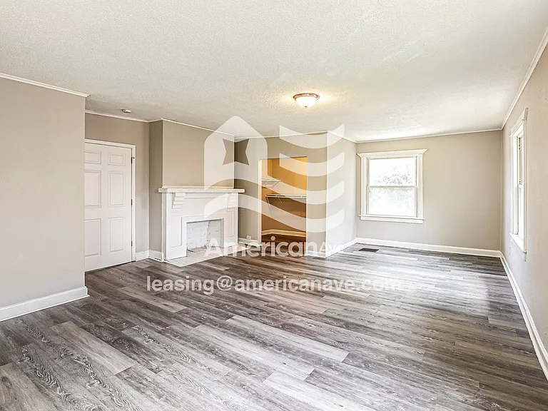 422673_009_main_bedroom_7.jpg