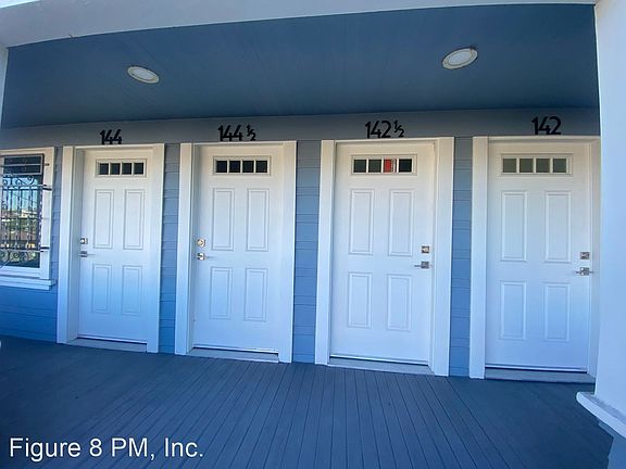 3rd image of 142 Douglas St #144-1/2